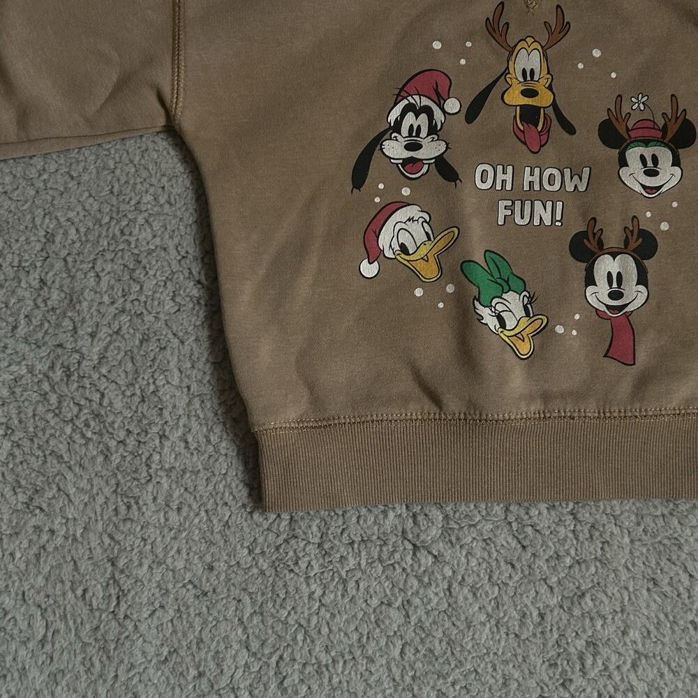 Disney Christmas Crew Neck Sweatshirt Size 2T Boys Beige - Picture 5 of 12
